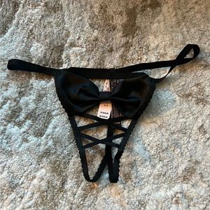 New Victoria’s Secret luxe bow tie panty